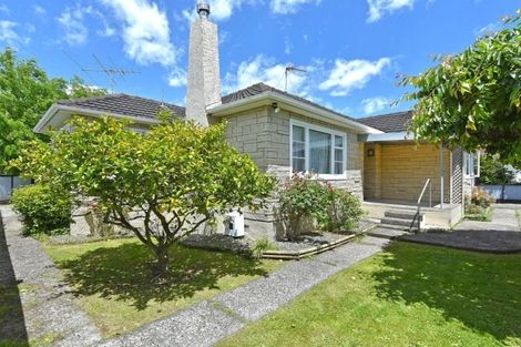 Photo of property in 13 Heretaunga Square, Silverstream, Upper Hutt, 5019