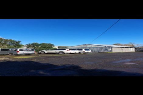 Photo of property in 37 Shaw Road, Oratia, Auckland, 0604