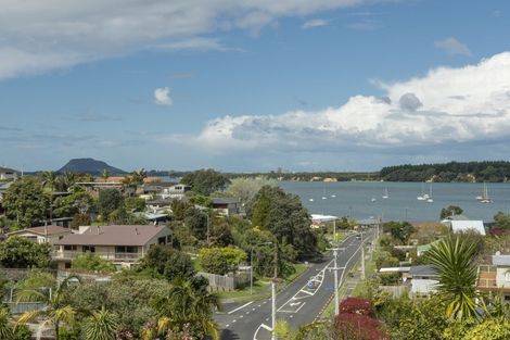 Photo of property in 30 Omokoroa Road, Omokoroa, 3114