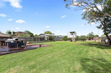 Photo of property in 6 Te Moau Avenue, Parakai, 0830