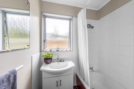 Photo of property in 14a Pokapu Street, Titirangi, Auckland, 0600