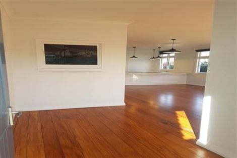 Photo of property in 56 Waiwaka Terrace, Strandon, New Plymouth, 4312