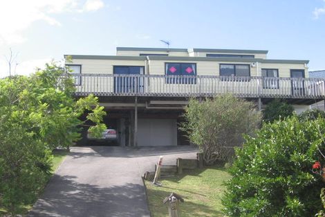Photo of property in 97 Totaravale Drive, Totara Vale, Auckland, 0629