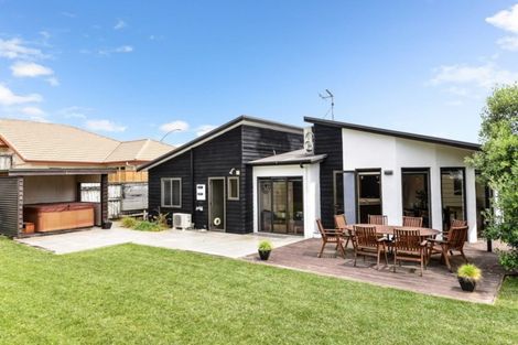 Photo of property in 12 Caversham Drive, Rototuna, Hamilton, 3210