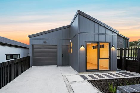 Photo of property in 4 Moko Road, Orewa, 0931