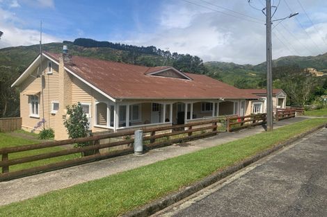 Photo of property in 3 Hay Street, Shannon, Palmerston North, 4474