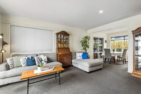 Photo of property in 25 Kitewao Street, Northcote, Auckland, 0627