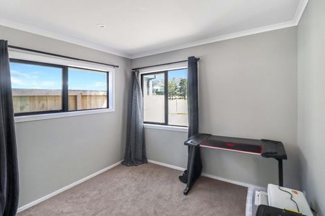 Photo of property in 32 Harry Martin Lane, Wainuiomata, Lower Hutt, 5014