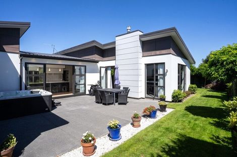 Photo of property in 1 Bargrove Close, Halswell, Christchurch, 8025