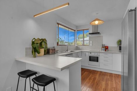 Photo of property in 16 Thistledown Place, Woolston, Christchurch, 8062