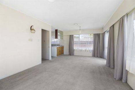 Photo of property in 2/15 Meadowcourt Drive, Manukau, Auckland, 2025