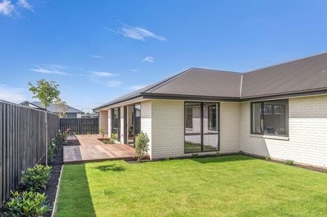 Photo of property in 8 Cam Mill Place, Rangiora, 7400