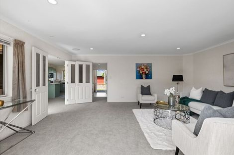 Photo of property in 12 Dan Tori Place, Orewa, 0931