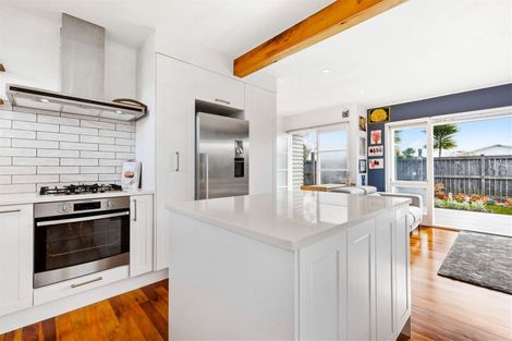 Photo of property in 45 Totara Road, Te Atatu Peninsula, Auckland, 0610