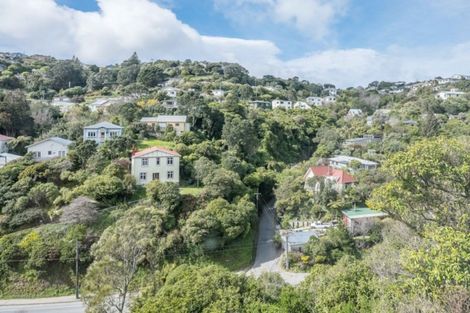 Photo of property in 33 Tiketike Way, Brooklyn, Wellington, 6021