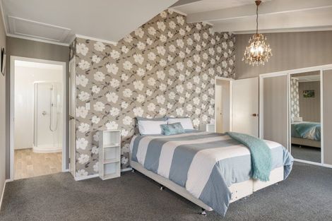 Photo of property in 2 Banks Street, Cooks Beach, Whitianga, 3591