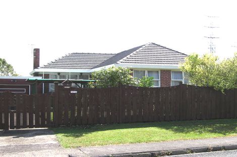 Photo of property in 4 Royal View Road, Te Atatu South, Auckland, 0610