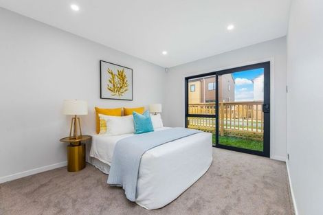 Photo of property in 25 Taipahitini Road, Rosehill, 2113