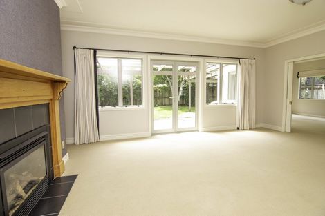 Photo of property in 4 Pastoral Lane, Hokowhitu, Palmerston North, 4410