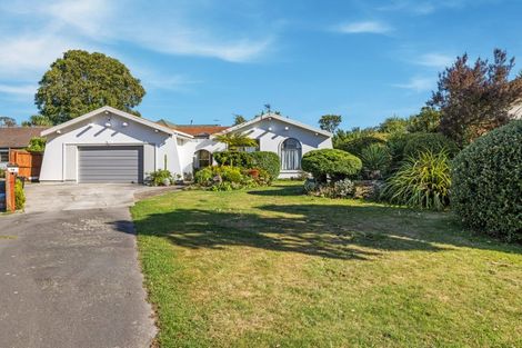 Photo of property in 15 Resolution Place, Bryndwr, Christchurch, 8053