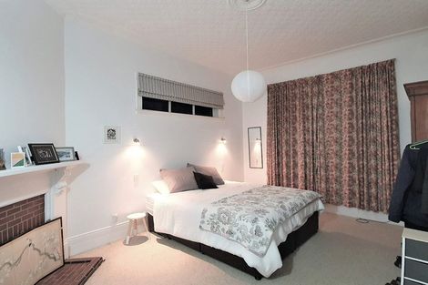 Photo of property in 294 Oriental Parade, Oriental Bay, Wellington, 6011