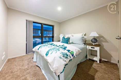 Photo of property in 147 Keri Vista Rise, Papakura, 2110