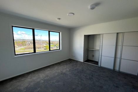 Photo of property in 4/130 Stancombe Road, Flat Bush, Auckland, 2016