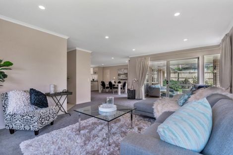 Photo of property in 8 Glencullen Place, Dannemora, Auckland, 2016