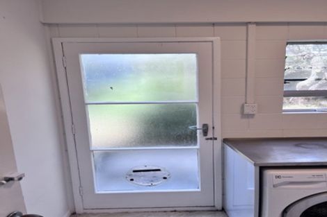 Photo of property in 881 Beach Road, Waiake, Auckland, 0630