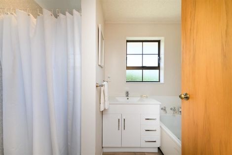 Photo of property in 153a High Street, Bulls, 4818