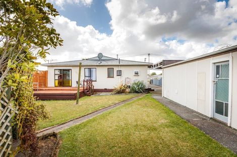 Photo of property in 52 Sherwill Street, Feilding, 4702