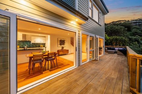 Photo of property in 84 Paremata Road, Paremata, Porirua, 5024