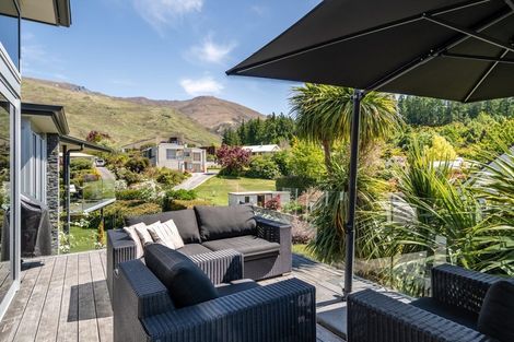 Photo of property in 33 Sargood Drive, Wanaka, 9305