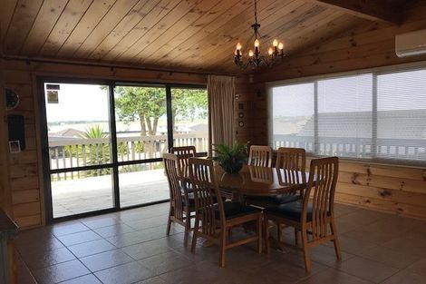 Photo of property in 31 Sunningdale Street, Wattle Downs, Auckland, 2103