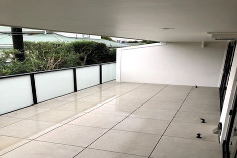 Photo of property in 2/8b Rugby Road, Birkenhead, Auckland, 0626