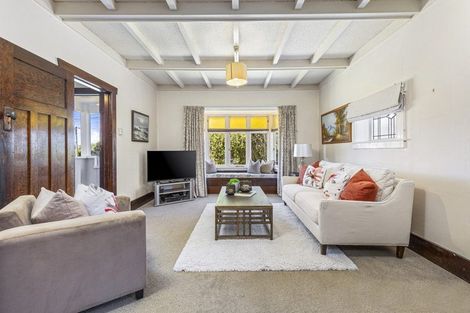 Photo of property in 1/135 Shakespeare Road, Milford, Auckland, 0620