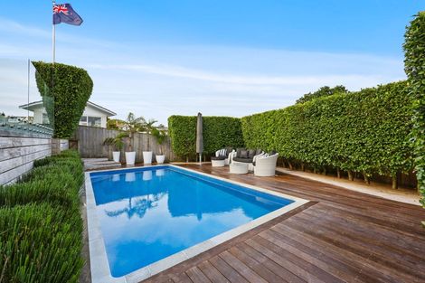 Photo of property in 24 Judkins Crescent, Cockle Bay, Auckland, 2014