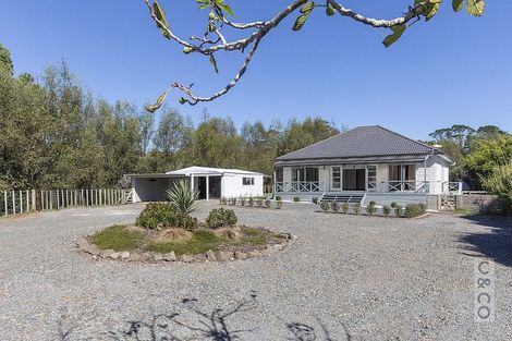 Photo of property in 231 Waitakere Road, Taupaki, Henderson, 0782
