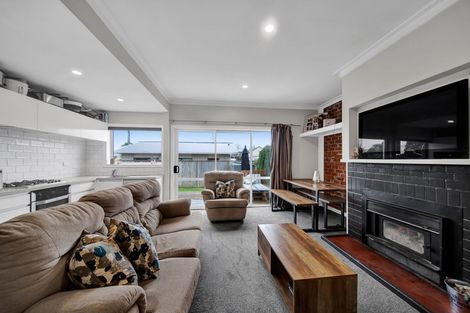 Photo of property in 17 Upjohn Street, Brooklands, New Plymouth, 4310