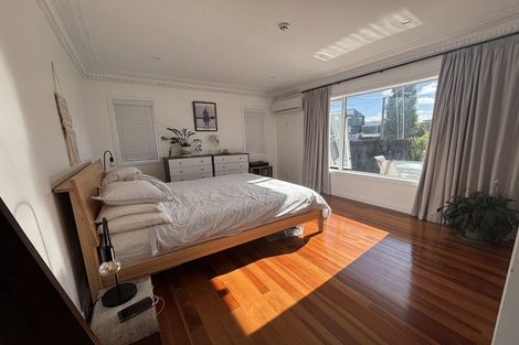 Photo of property in 16 Taikata Road, Te Atatu Peninsula, Auckland, 0610