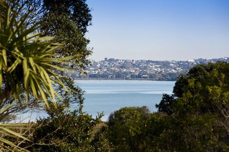 Photo of property in 2/1 Keys Street, Belmont, Auckland, 0622