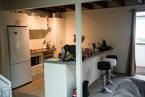 Photo of property in 28a Brunton Place, Glenfield, Auckland, 0629