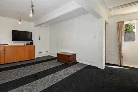 Photo of property in 217 Golf Road, Titirangi, Auckland, 0604