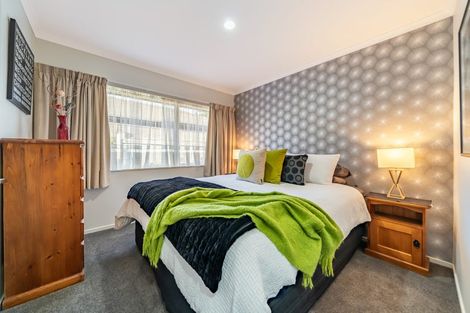 Photo of property in 48 King Charles Drive, Kingsley Heights, Upper Hutt, 5018