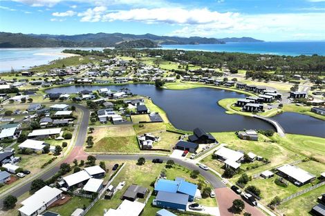 Photo of property in 103 Mahoe Place, Matarangi, Whitianga, 3592