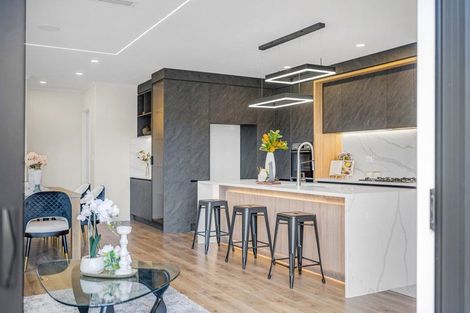 Photo of property in 24 Ballyalton Crescent, Flat Bush, 2019