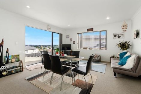 Photo of property in 31 Kirikiri Drive, Papakura, 2110