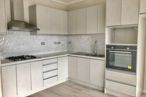 Photo of property in 22 Lisa Rise, Half Moon Bay, Auckland, 2012