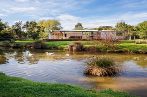 Photo of property in 849b Makerua Road, Tokomaru, Palmerston North, 4474