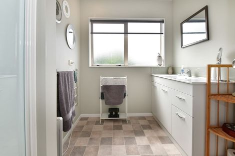 Photo of property in 2/11 Milton Road, Orewa, 0931